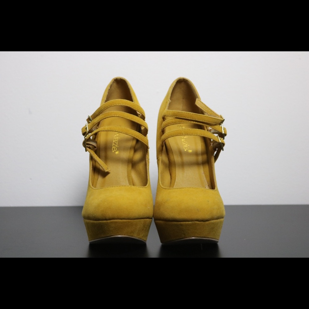 Mustard Pumps